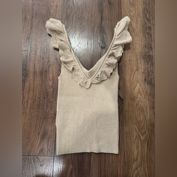 GAP Beige/Tan Ruffle Rib Sweater Tank Top - Picture 4 of 4